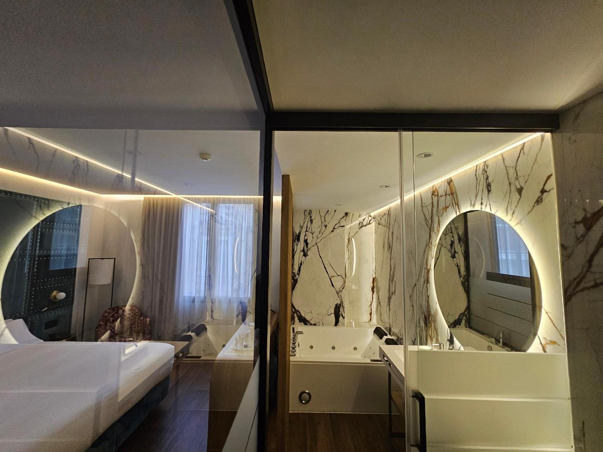Hotel Las Tres Campanas Badajoz Eksteriør bilde